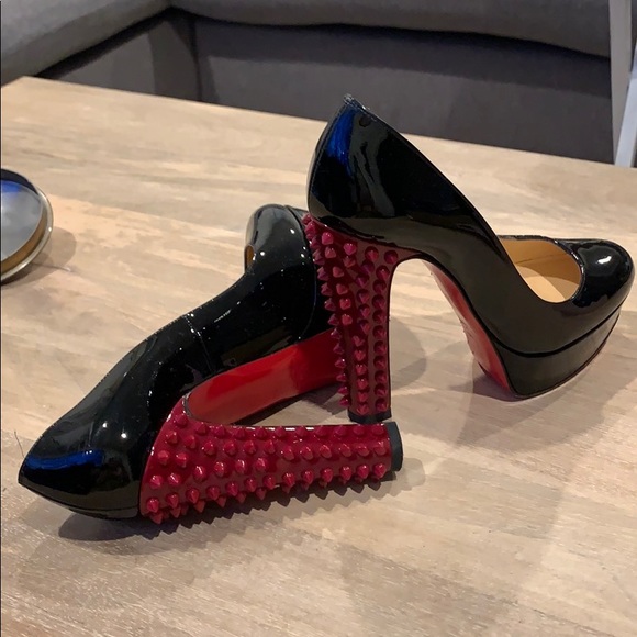 Christian louboutin shoes with red spiked heels - Picture 4 of 5